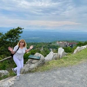 Meet your Posher, Marcia